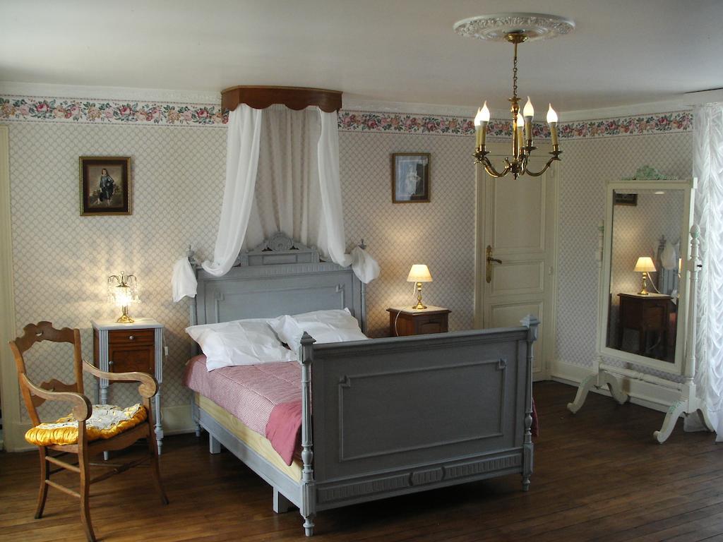 La Tourelle Des Echelles Bed and Breakfast Lésigny Rum bild